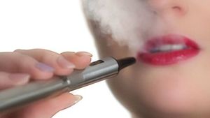 E-sigaret schadelijk voor mond en longen